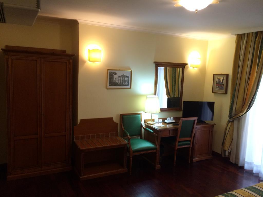 Clarice Hotel Castelnuovo Di Porto Rum bild