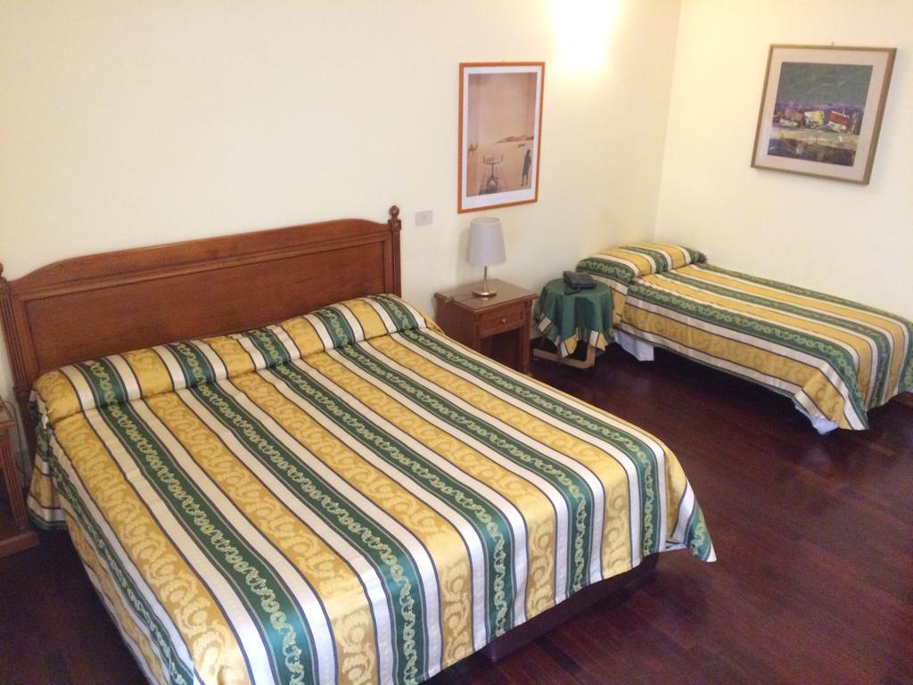 Clarice Hotel Castelnuovo Di Porto Rum bild