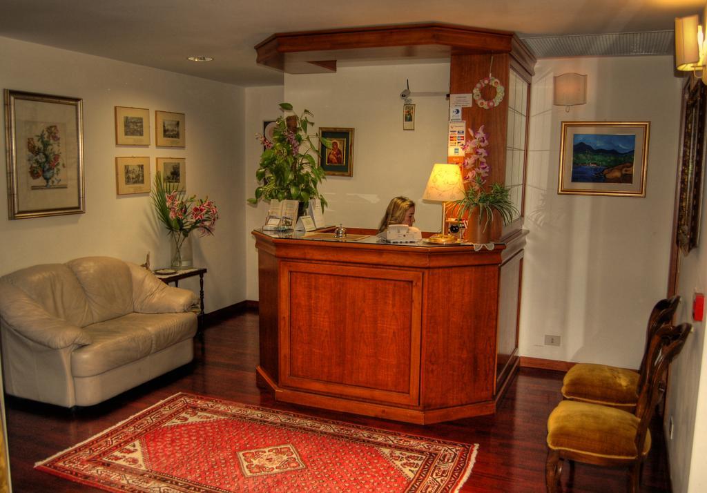 Clarice Hotel Castelnuovo Di Porto Exteriör bild